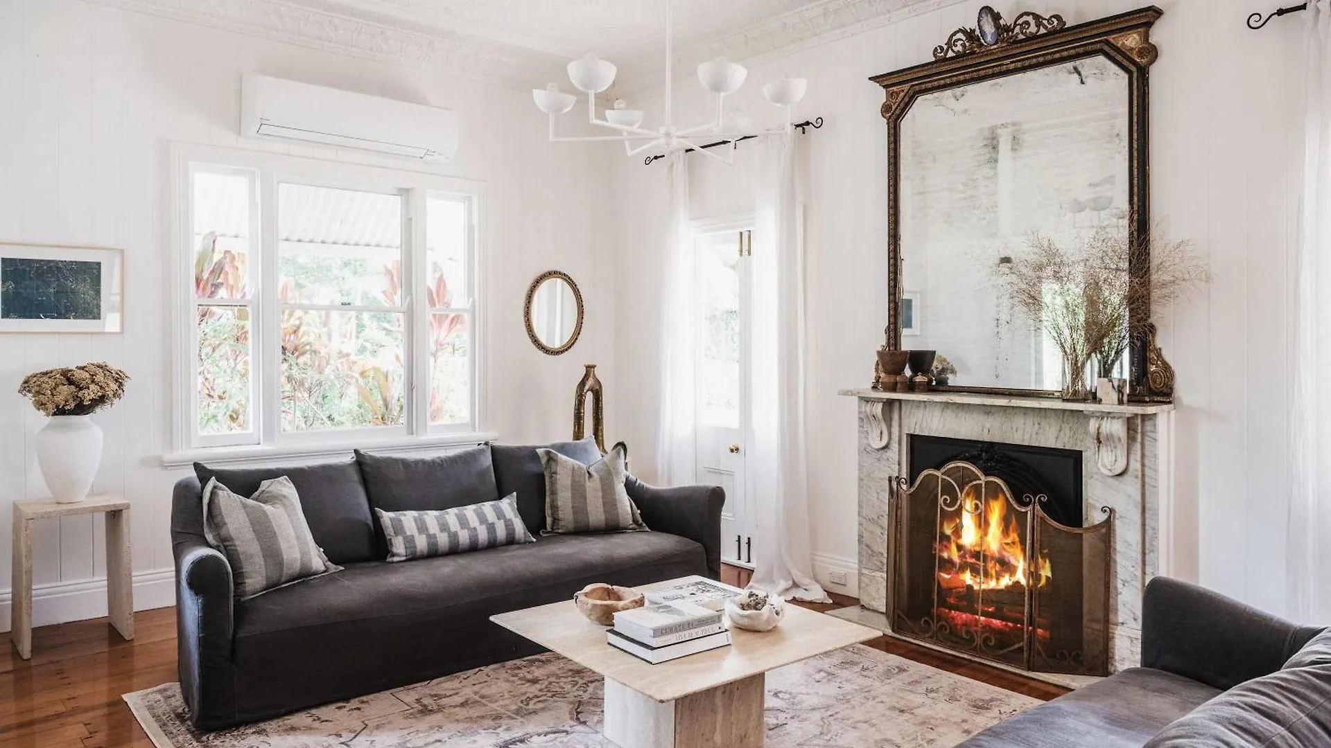 Luxe Hinterland Stay, Eastnor At Montville Estate