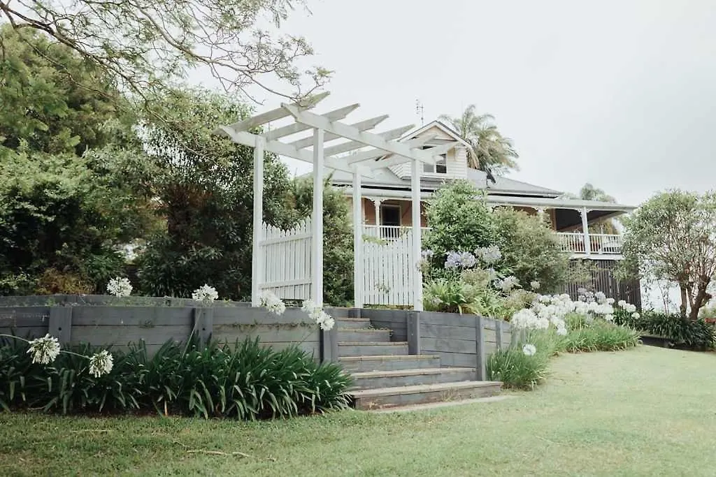 Luxe Hinterland Stay, Eastnor At Montville Estate